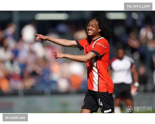 赛前简报：卢顿公布首发，继续沿用五后卫体系压缩对手转换空间